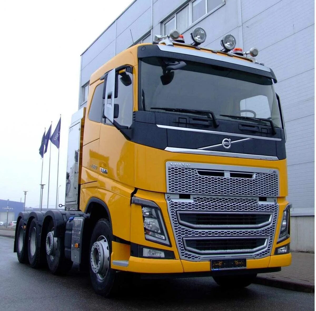 Volvo fh цена. Вольво ФН 16. Вольво седельный тягач FH 16. Седельный тягач Volvo fh16. Седельный тягач Вольво 2022.