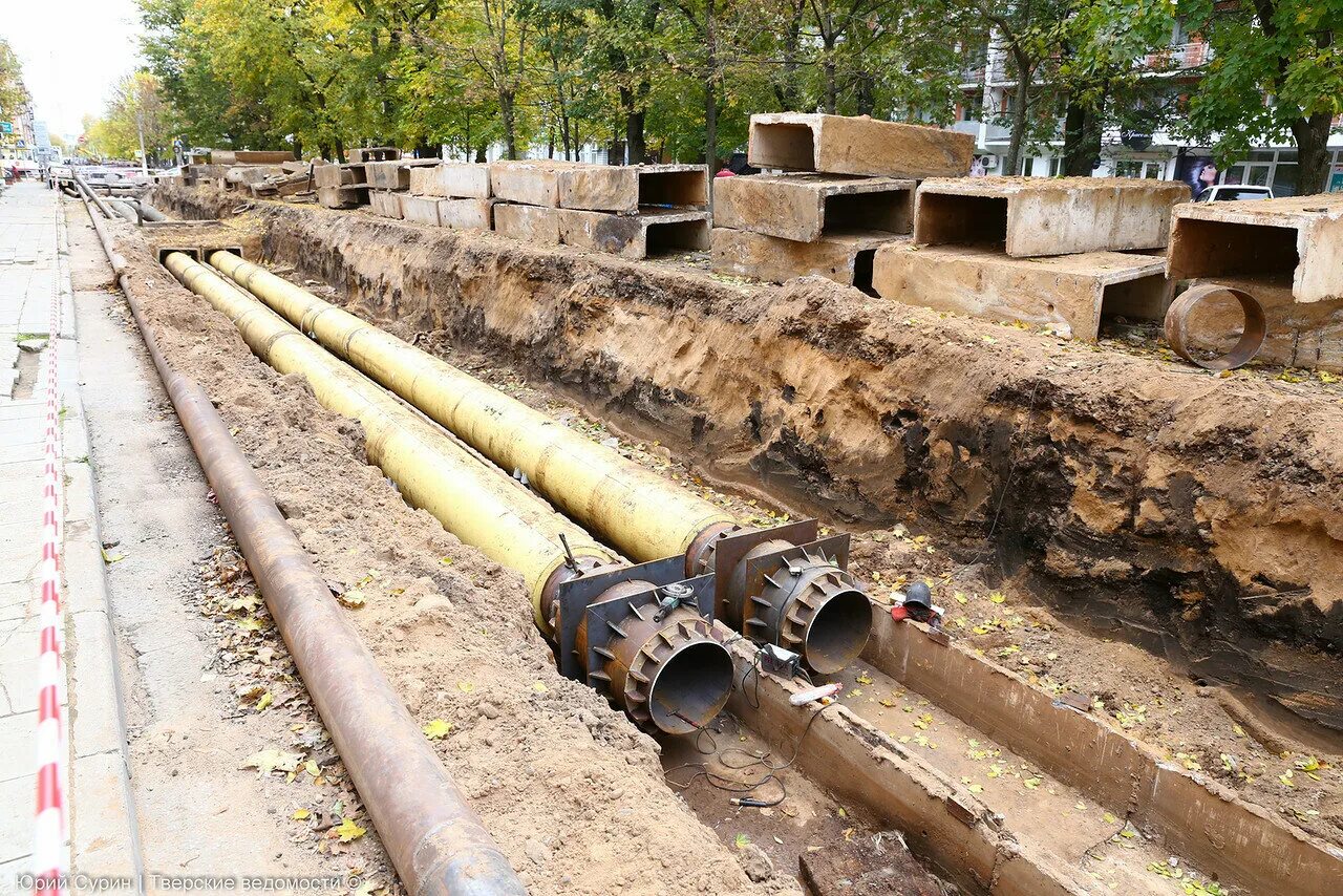 Теплосети ярославль. Магистральная теплотрасса. Ковер для теплотрассы над землей. Красноборская дорога 2. Теплотрасса ярославль.