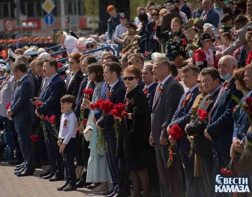 В воронеже парад 9 мая 2025 года. Парад победы в набережных челнах. парад великой победы 2025. парад победы 2025 в набережных челнах. парад победы в воронеже 2025.