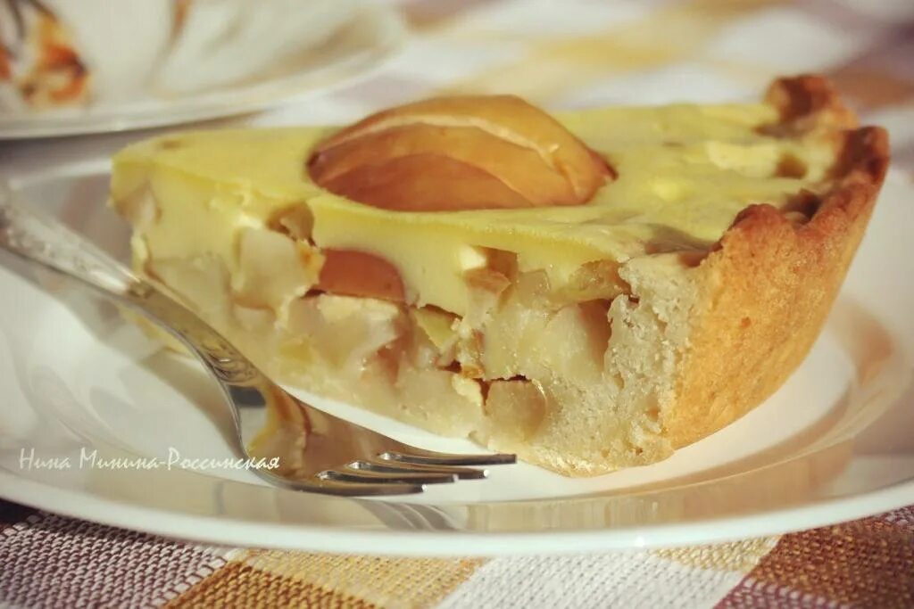Вкуснейший пирог заливные яблоки. Заливной яблочный пирог яблонька. заливной пирог с яблоками. заливной пирог с творогом. заливной пирог пирог с яблоками.