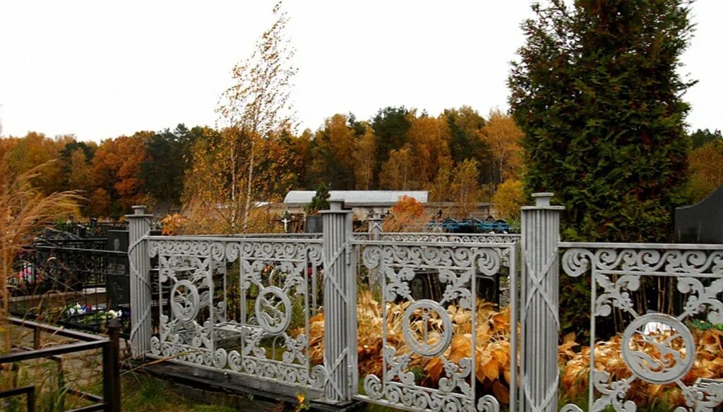 Владыкинское кладбище в москве. Пыхтинское кладбище москвы. Пыхтинское кладбище колумбарий. Пыхтинское кладбище москвы. Знаменитости на пыхтинском кладбище.