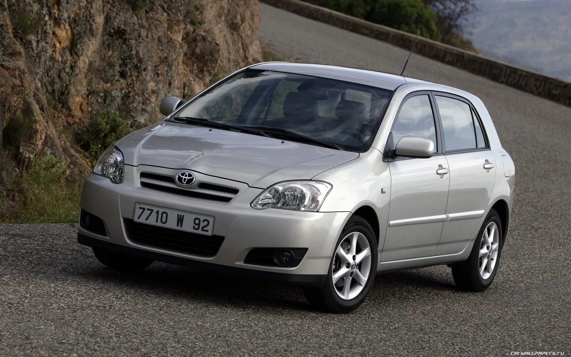 Corolla хэтчбек. Toyota corolla hatchback 2019. Toyota corolla хэтчбек. Toyota corolla 2004 хэтчбек. Corolla хэтчбек.