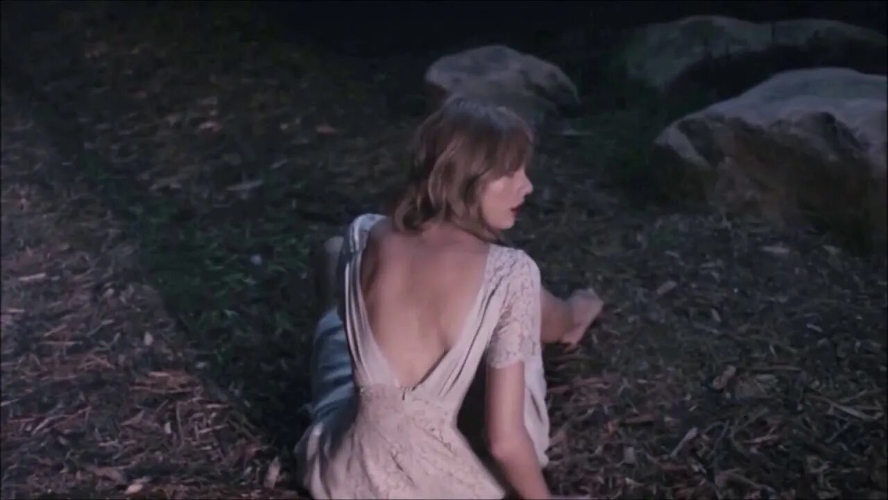 Дьявол и глубокое синее море. Дьявол между ног фильм 2019. элизабет бир - между дьяволом и синим морем. дьявол и глубокое синее. дьявол синего моря.