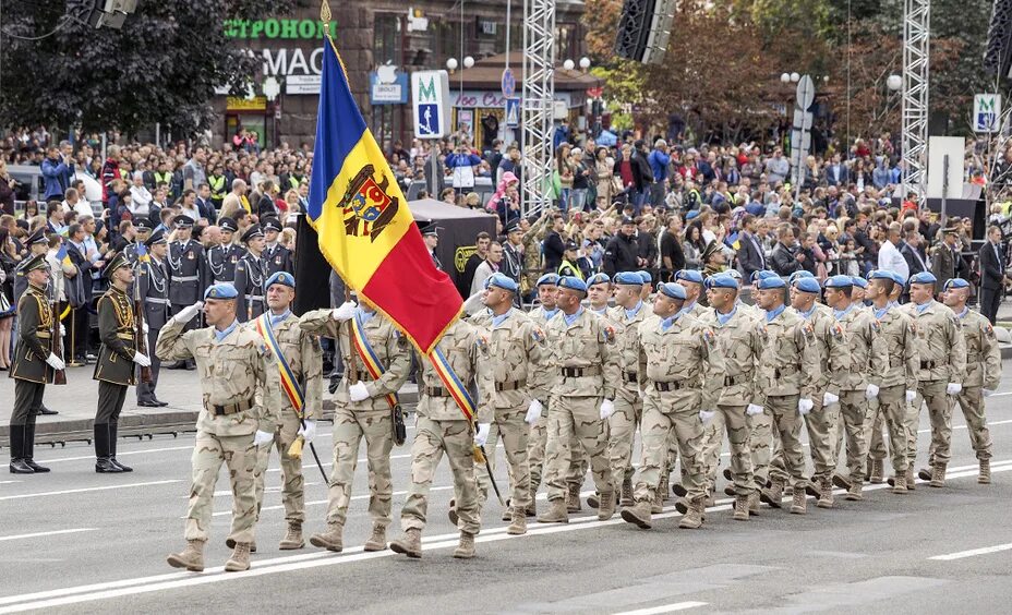 Военные молдовы. Армия Молдавии. Парад Кишинев. Парад в Молдавии. Военный парад в Молдавии.