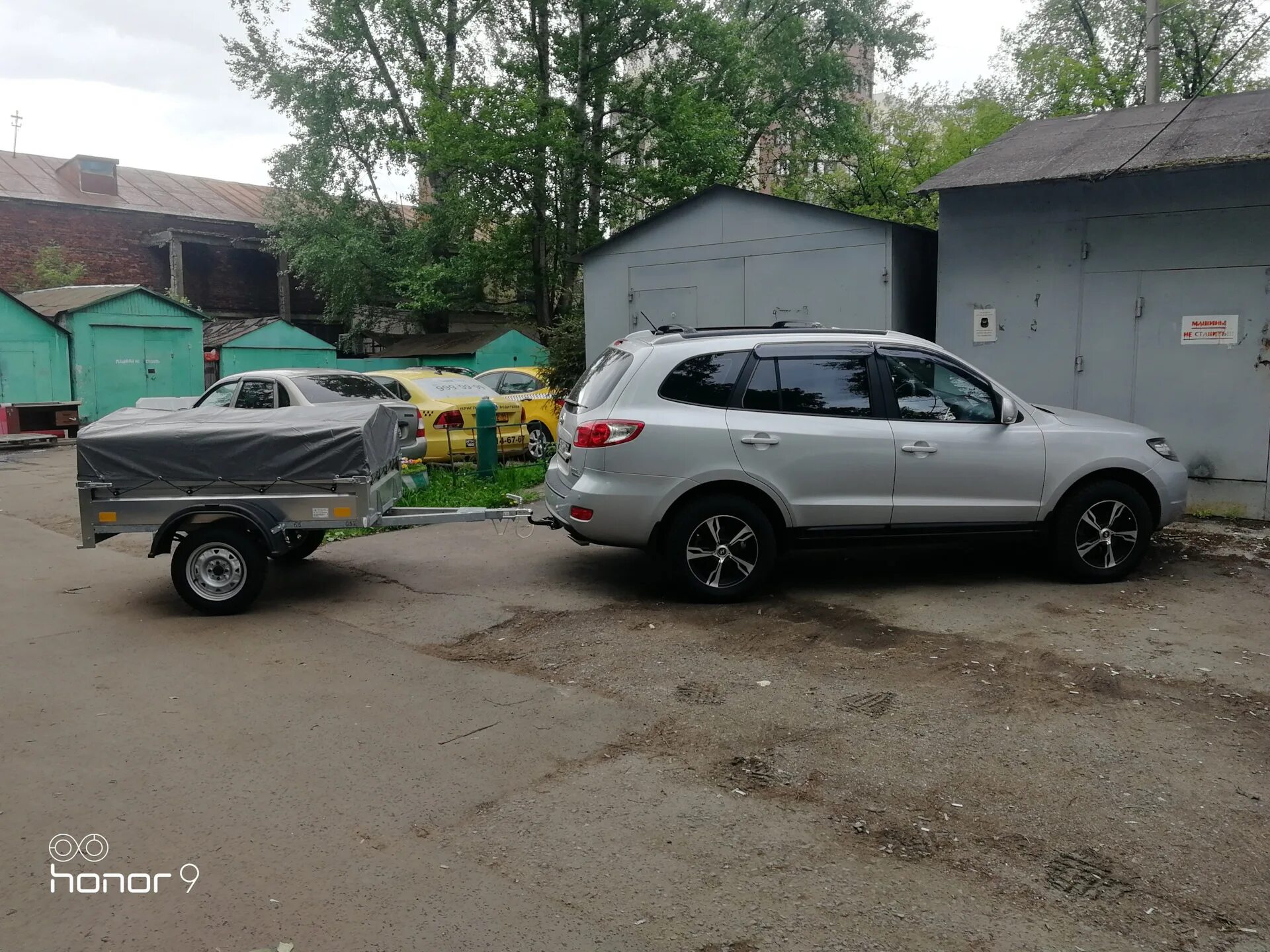 Прицепы хендай. Санта фе 2 с прицепом. хундай сонтофе 2 с прицепом. прицеп из хенде солярис. прицеп из хендай акцент.
