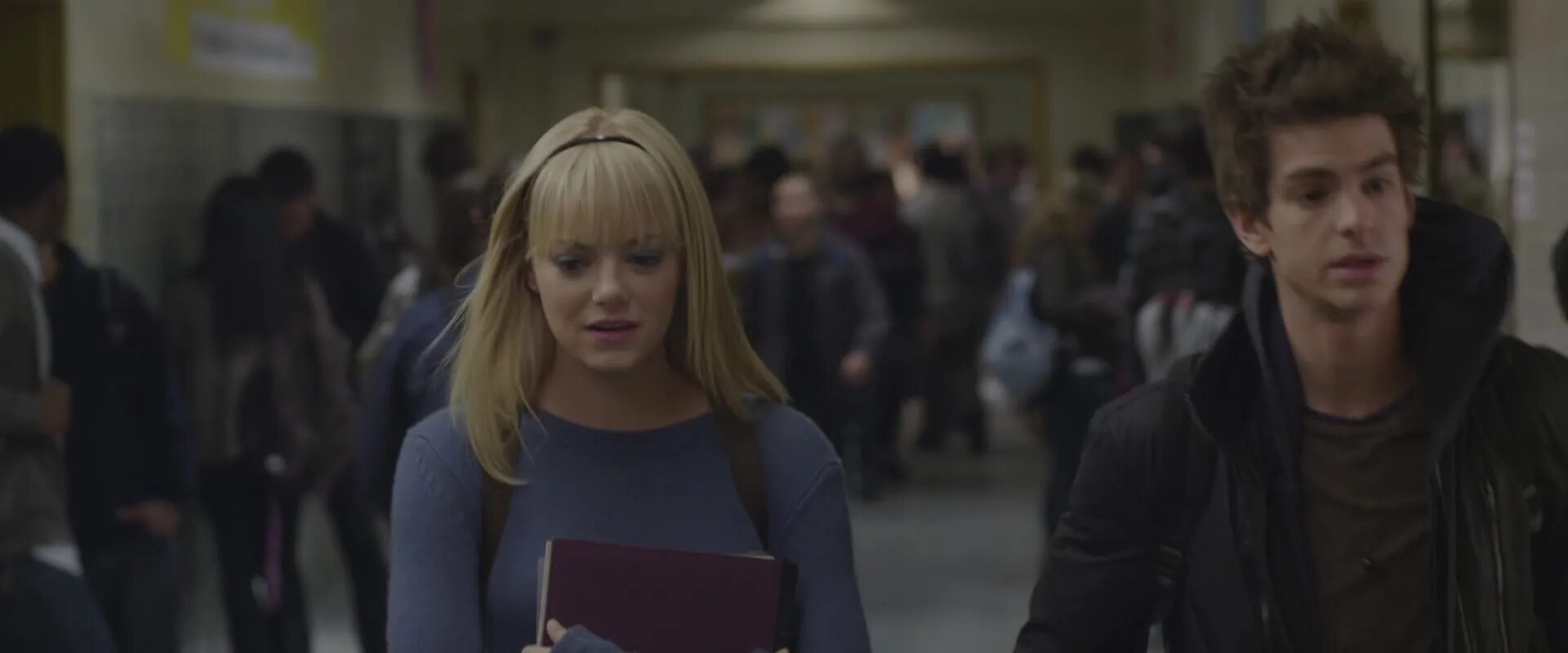 Стейси паркер. Гвен стейси тоби магуайр. Гвен паркер. Gwen stacy kiss. Стейси паркер.