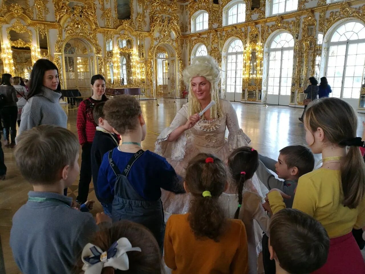 Экскурсия для 5 класса. Царское село санкт-петербург экскурсии. сотрудники музея-заповедника &quot;царское село&quot; в санкт-петербурге.. посетители музея «царское село». царское село экскурсия.