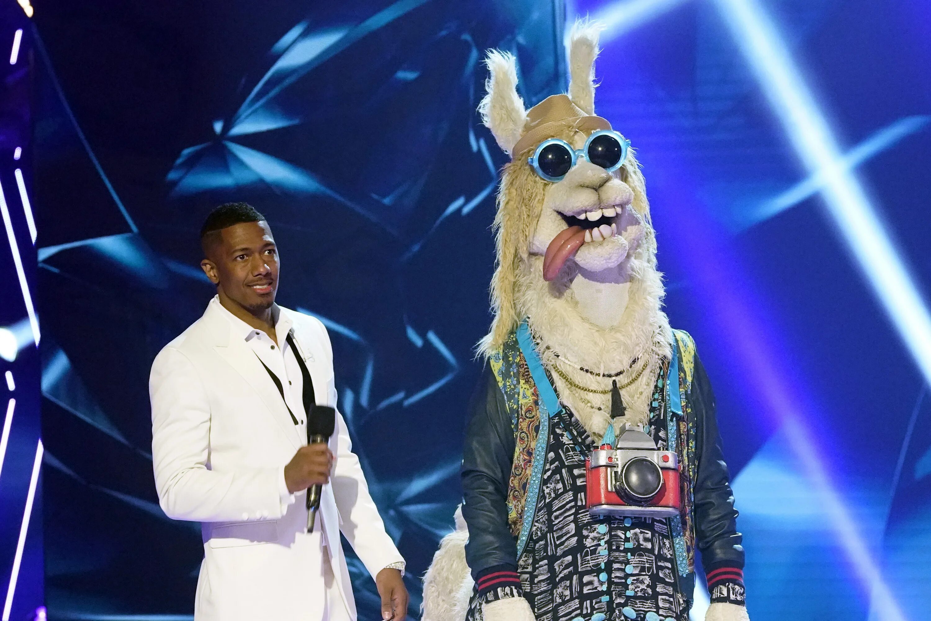 Шоу маскед Сингер. The masked Singer шоу США. The masked Singer шоу маска. Лама маска все выступления