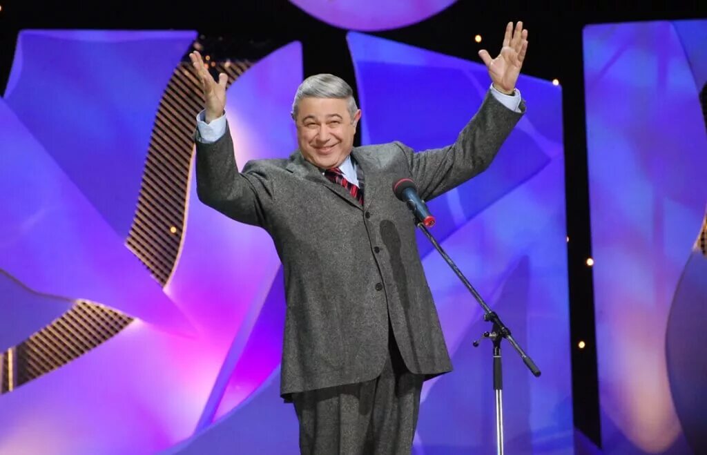 евгений петросян шоу. евгений петросян квн. евгений петросян 2023. евгений петросян. миниатюра петросяна.