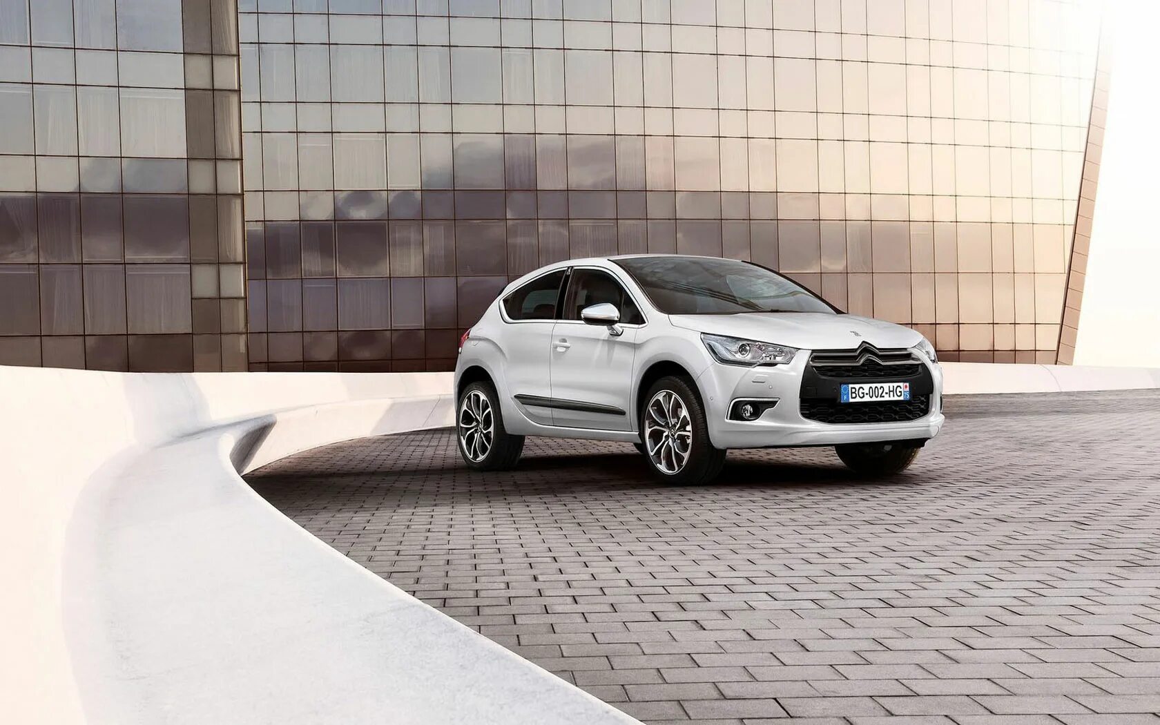 Citroen ds3 2023. Ситроен с5. Ситроен ds3 рестайлинг. Citroen минск. Citroen минск.