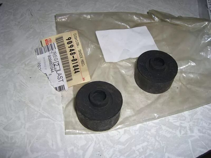 Резинки передних амортизаторов. Втулки переднего амортизатора ваз 2107. Верхняя втулка заднего амортизатора для опель. 451-2905432 втулка амортизатора. Втулка заднего амортизатора ваз 2114.