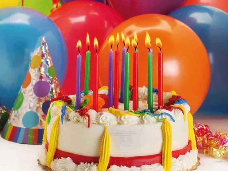 С днём рождения шары и торт. Торт с днем рождения!. С днём рождения торт шарики. Торт со свечками.