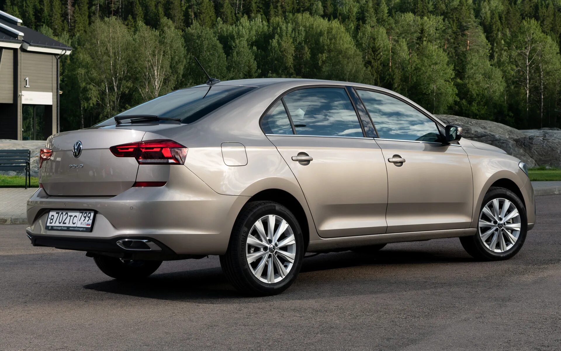 Новый фольксваген лифтбек. Polo liftback 2020. Фольксваген артеон желтый. Фольксваген поло 2022 новый. Новый фольксваген лифтбек.