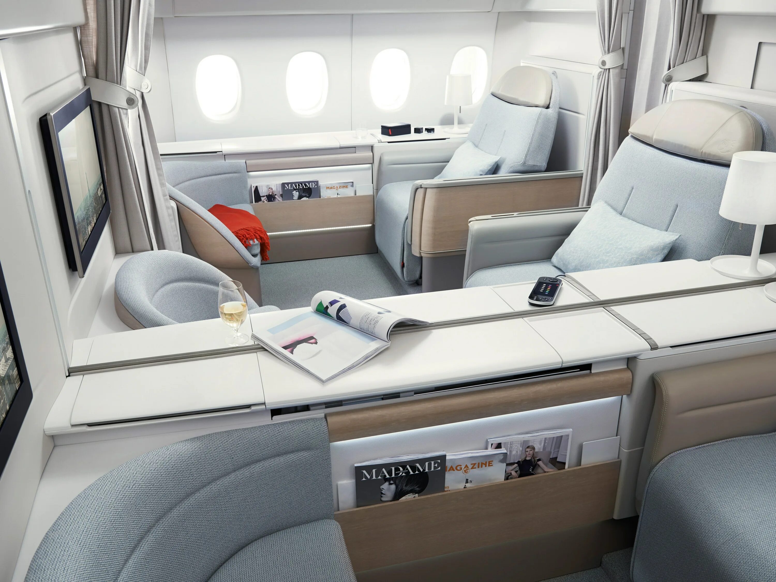 First class купить. Первый класс Эйр Франс. Air France 1 класс. Air France la Premiere. 1 Класс в самолете Эйр Франс.