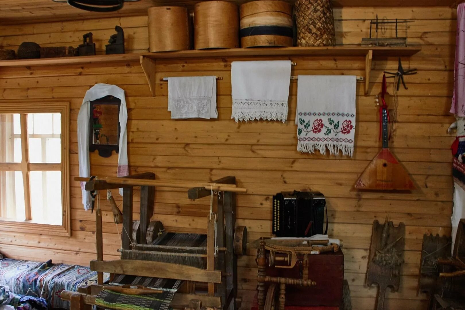 Быт картинки. Музей русская изба Белозерск. Музей русская изба в Великом Устюге. Музей "русская изба" Вытегра. Школьный музей русская изба.