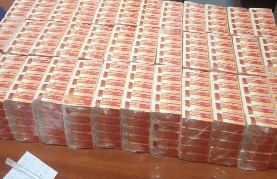 400 000 евро. Пачки денег евро 500. Много евро. 150 миллионов евро. Конфискованные деньги.