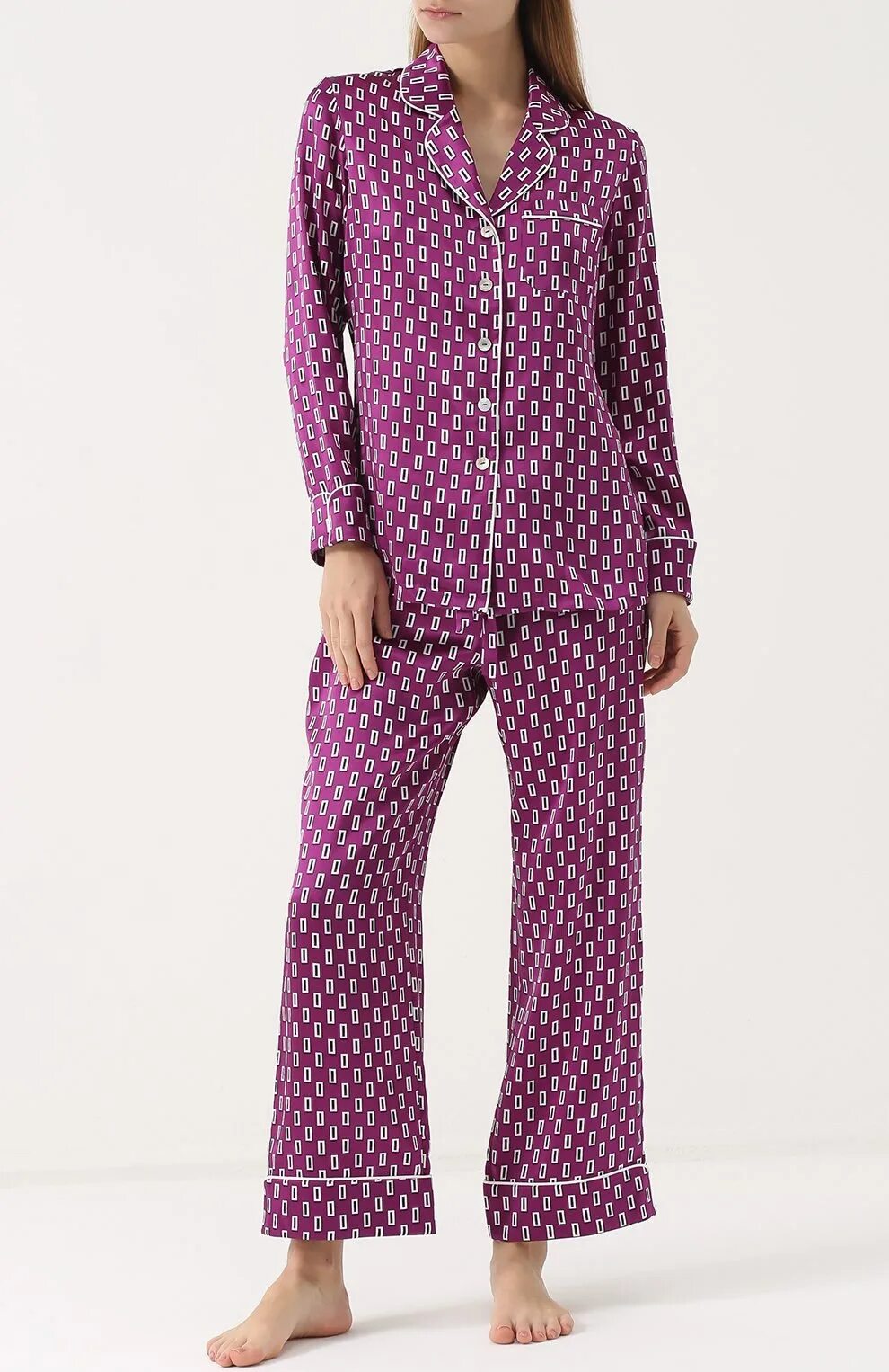 Найди пижамы. Olivia von Halle пижама. Шелковая пижама с принтом Olivia von Halle. Фиолетовая пижама женская. Фиолетовая шелковая пижама.