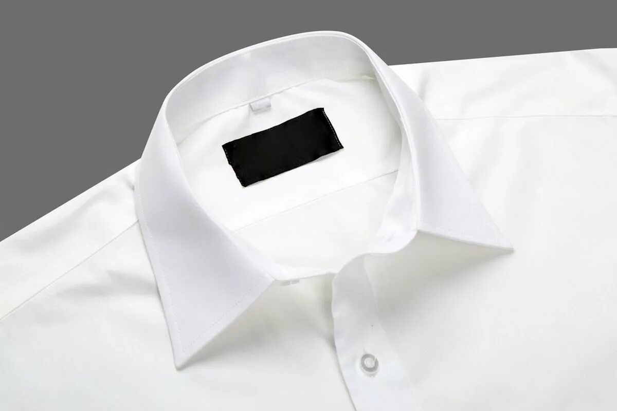 Открытый ворот рубашки. Воротник рубашки. Рубашка с белым воротником. Белый воротничок рубашки. Воротник мужской сорочки.