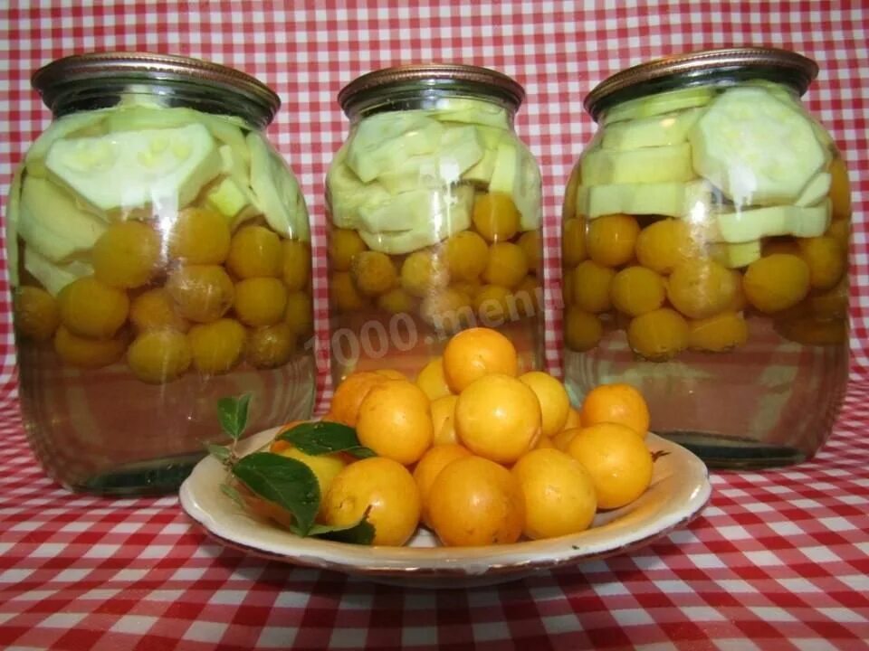 Компот из кабачков на зиму рецепты пальчики. Компот из алычи. компот из кабачков и алычи. компот с кабачков и алычи. алыча с кабачками компот на зиму.