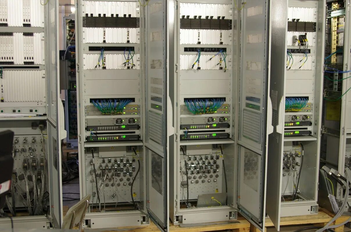 Реализация асу тп. Шкаф yokogawa асу тп. оборудование шкафов асутп сименс. шкафы экра. шкаф асу эс штк-тп.