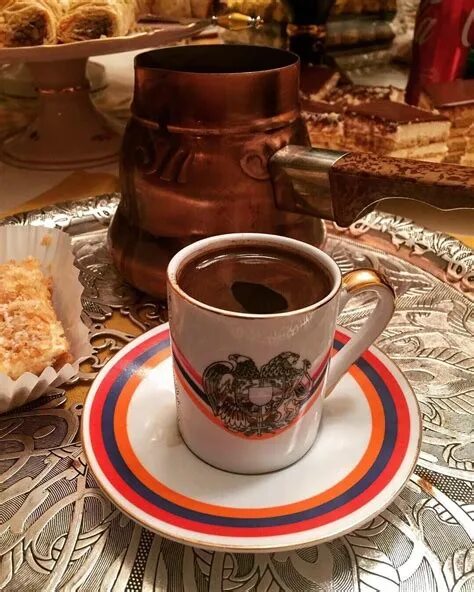 Доброе утро по армянски русскими. Бари луйс армения. кофе армения. доброе утро армянский кофе. армянское кофе утром.
