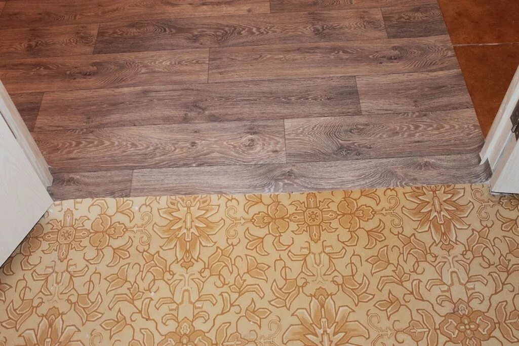 Разные линолеумы. Spc кварцвиниловая плитка. Линолеум в коридор. Линолеум трехцветный. Разные линолеумы.