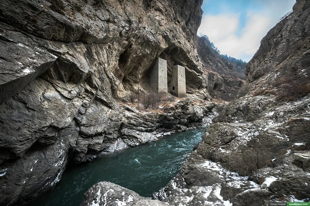 Чечня горы аргунское ущелье. Аргунское ущелье чечня. Ущелье в итум кали. Уйти в ущелье. Река аргун чеченская республика.