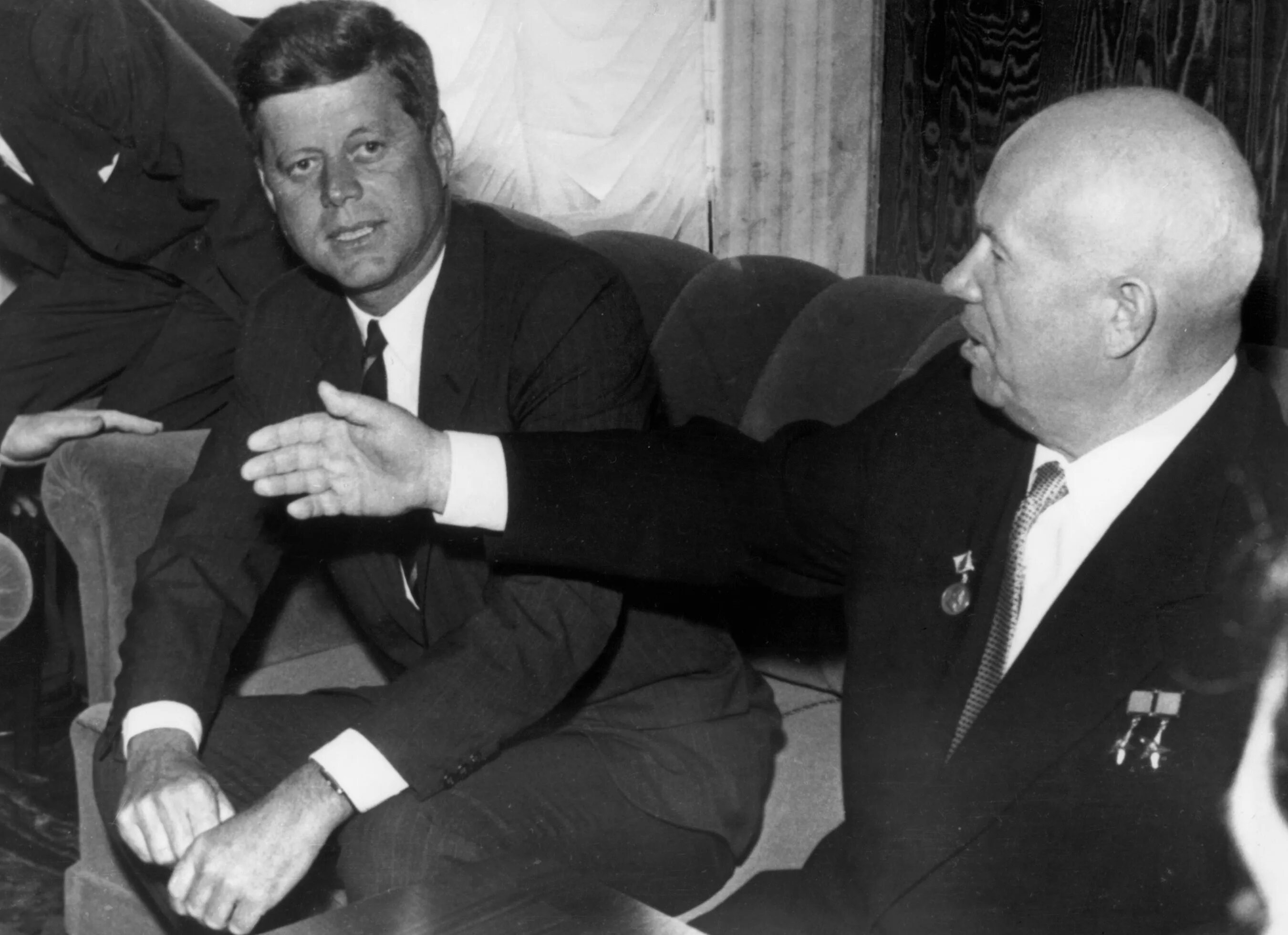 Кеннеди переговоры. Хрущев и Кеннеди 1961. Джон Кеннеди Карибский кризис.