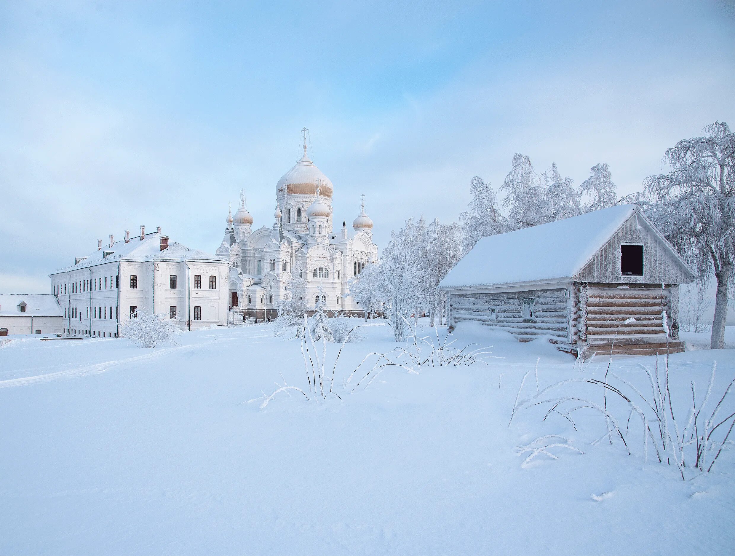 Большая белая деревня. Деревня белая гора пермский край. белая гора пермь. гора белая свердловская область. деревня белая.