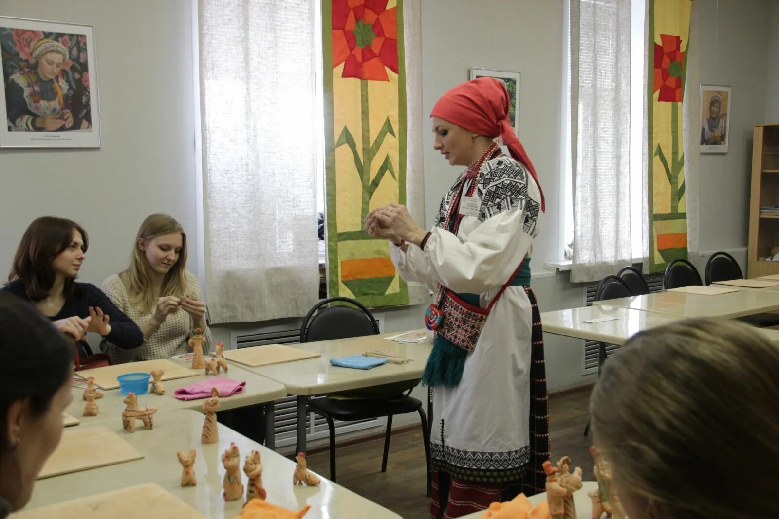 Романовский липецк. Романовский липецк. Романовский липецк. Центр романовская игрушка липецкая область. Романовская глиняная игрушка романушка.
