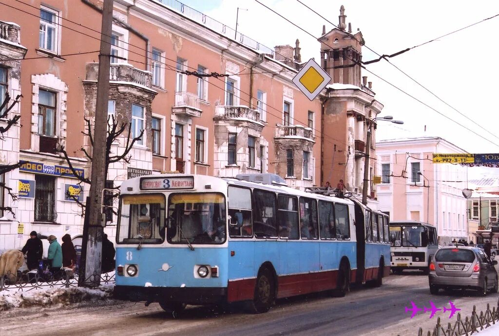 Тверь в марте. Троллейбус Тверь. Тверской троллейбус. Тверь 2005 год. Первые троллейбусы в Твери.