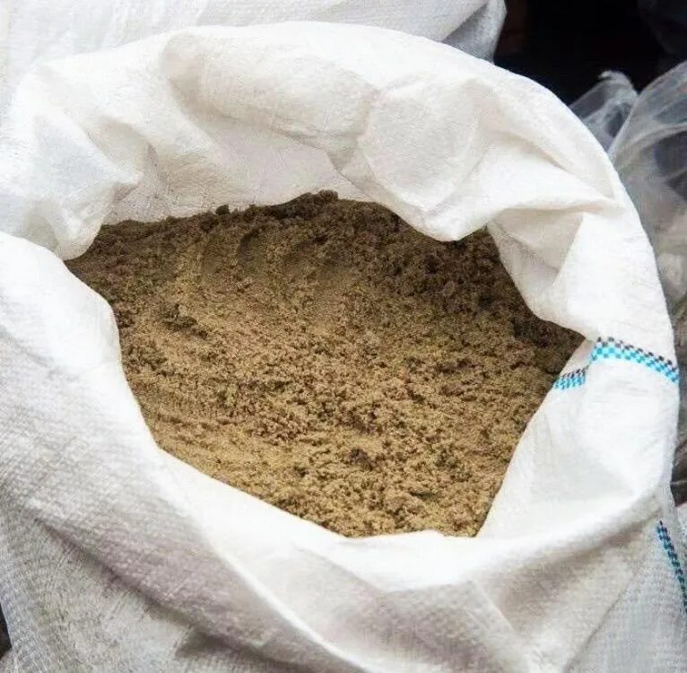 Песок в мешках речной 25 кг. Песок в мешках русеан 40кг. Песок в мешках сеяный 40 кг. Песок керамзит в мешках. Речной песок в мешках.