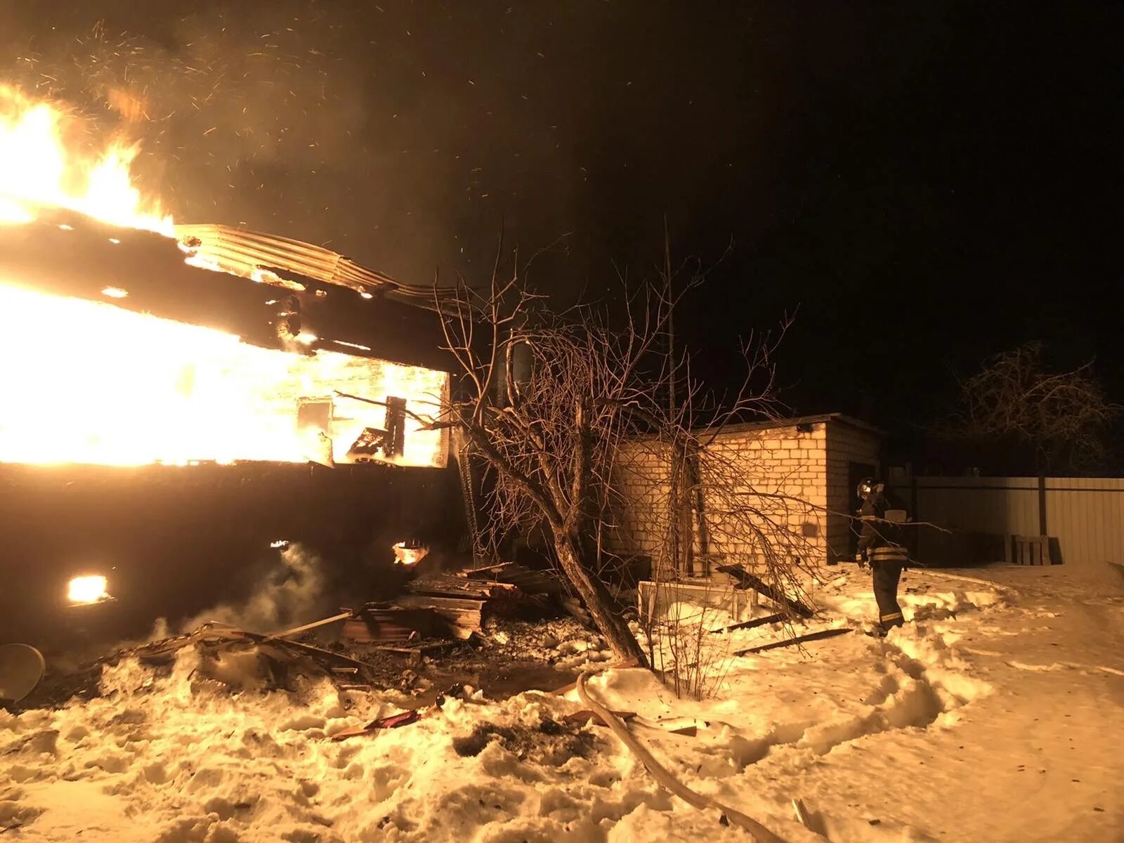 Пожар в д лесная. Пожар в Аксенове Гусь Хрустальный район. Аксеново Гусь-Хрустальный район. Д.Аксеново.Гусь Хрустальный район. Деревня Аксеново Гусь-Хрустальный район.