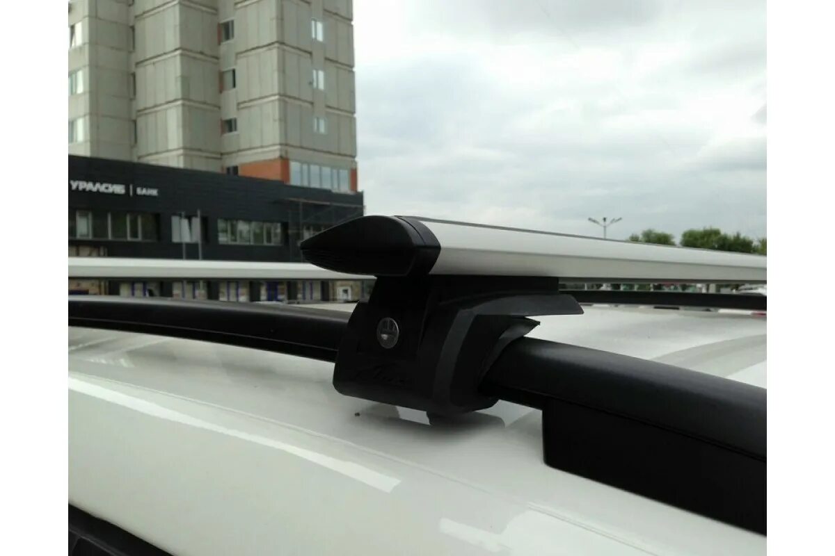 багажник lux элегант трэвел 82 на рейлинги 1,3м. 846226 lux. система багажная lux элегант с дугами 1,2м. багажная система lux классик с дугами 1,2м аэро-трэвэл. Lux элегант с аэро дугами.