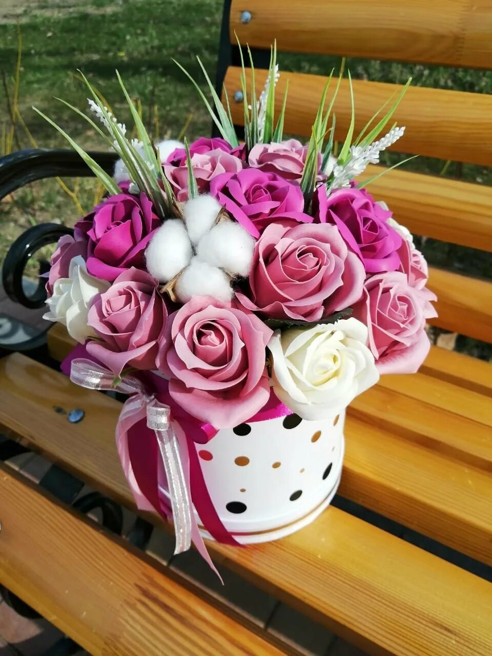 Букеты из мыла. Композиция из цветов мыла. Мыльный букет. Сборка мыльных букетов. Красивые мыльные букеты.