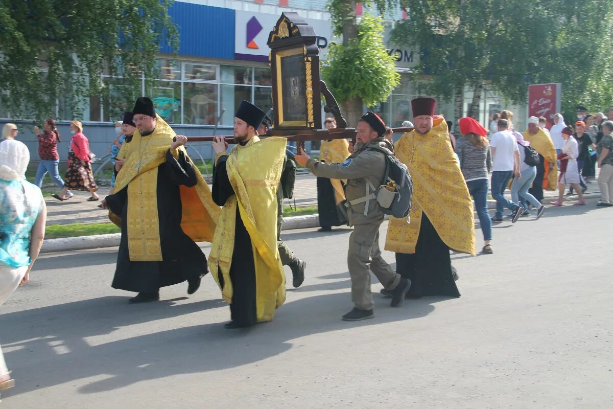 Крестный ход в белгороде 2024 видео. Великорецкий крестный ход Киров. Крестный ход Киров 2022. Крестный ход Киров 2023 Великорецкое. Крестный ход Киров 2022 Великорецкое.