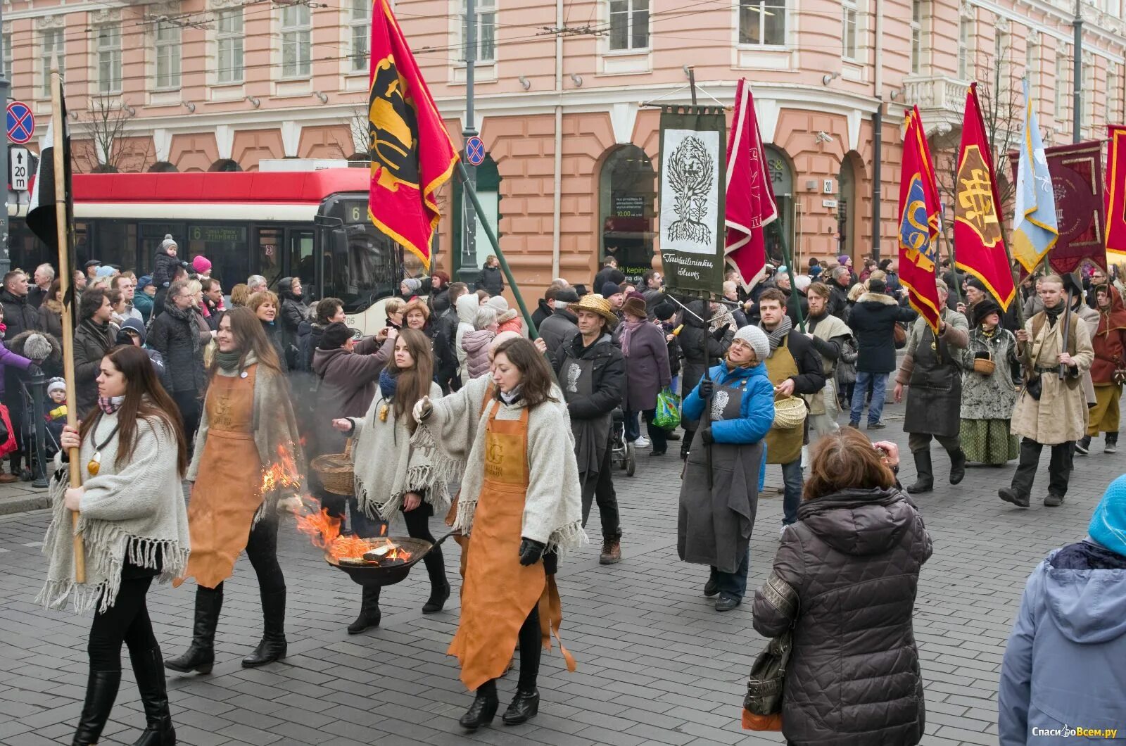 Какой сегодня праздник в литве. Литовские праздники. литва праздник. праздники литовцев. традиции литвы.