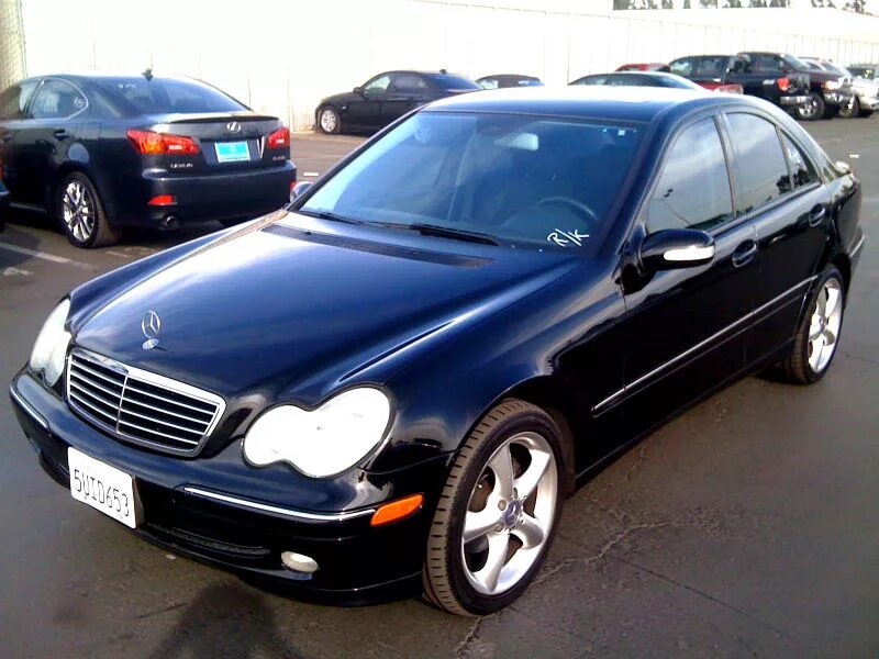 Купить мерседес 2001. Mercedes c240 2001. Мерседес ц 2001. Мерседес c класс 2001. Мерседес ц класс 2001.