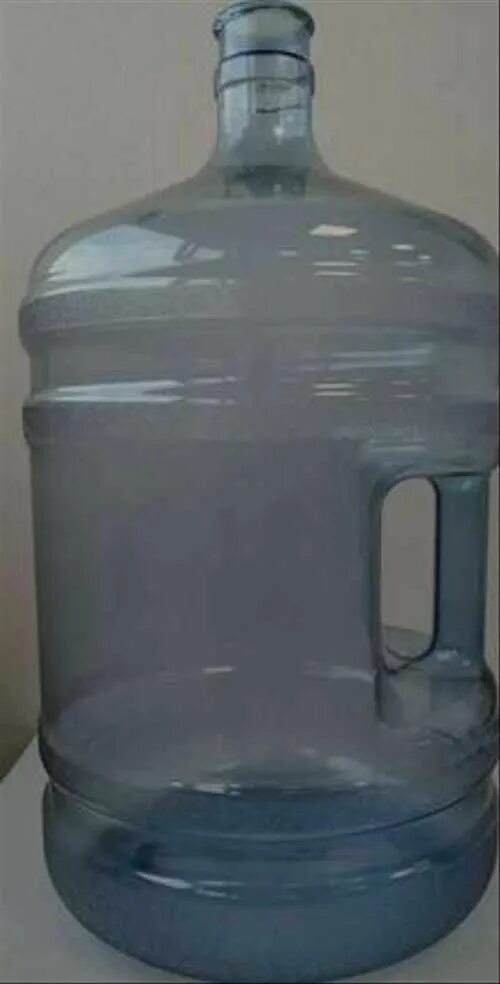 Тара поликарбонат 19 л. Бутыль пластиковый 19 литров. Бутыль 10л пэт 4630057. Бутыль пластиковый 19 литров. Бутыль пластиковый 19 литров.