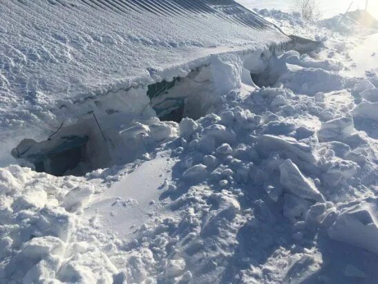 Воркута сугробы. Воркута снег. Воркута снегопад. Рыжковская пурга