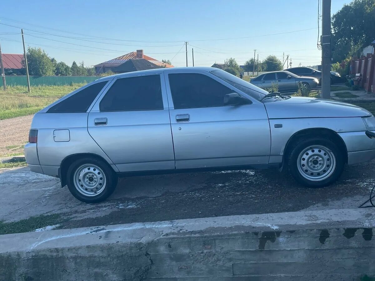 Ваз 2112 золотистая. Ваз 2112 2003 г. Авторынок буинск. Цвет года 2003. Ваз 2112 цвет сочи.