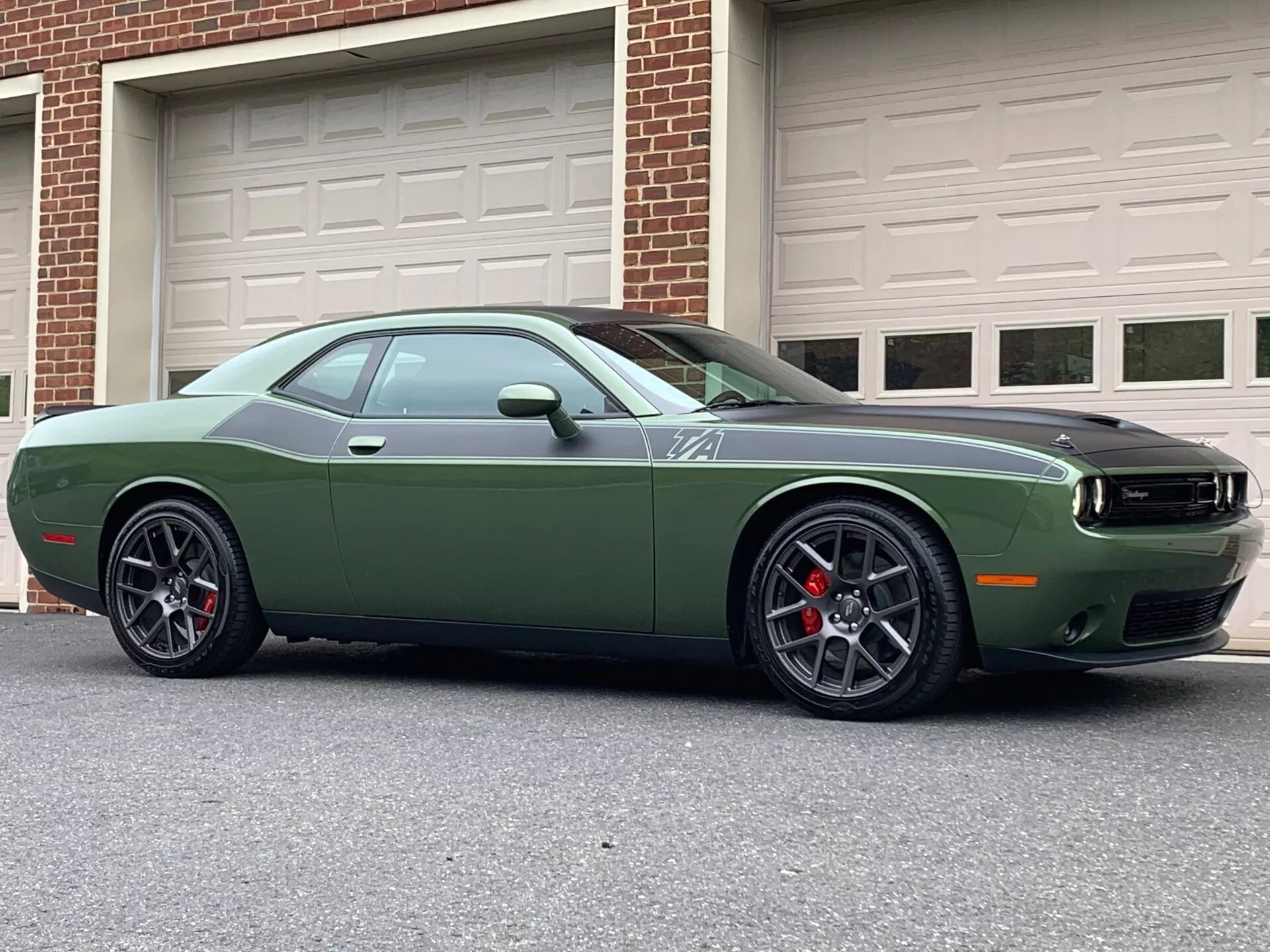 Додж челленджер 2018. Dodge Challenger 2018. Dodge Challenger 2018 h. Додж Челленджер т/а. Dodge Challenger t/a 392.