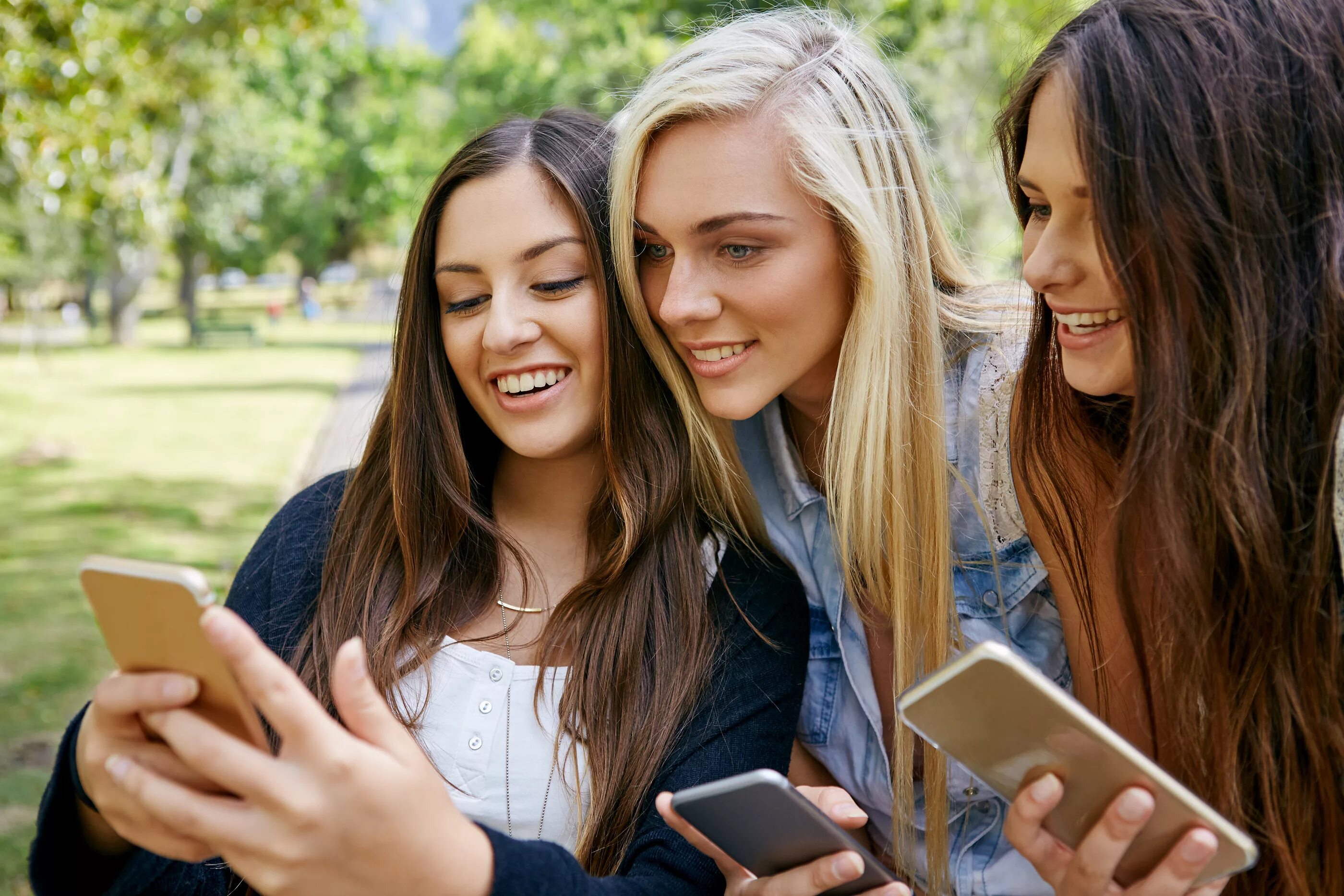Социальные сети и молодежь. Нетворкинг подростки. Стихийно-групповое общение подростков. Медиа для подростков.