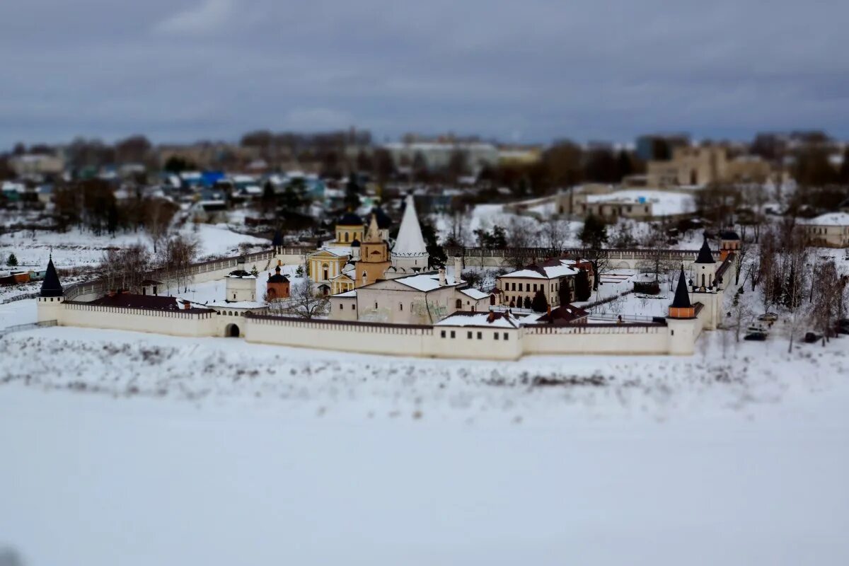 Старицкий успенский монастырь зимой. Старица зимой. Старицкий успенский монастырь зимой. Успенский монастырь старица зимой. Ржев монастырь.