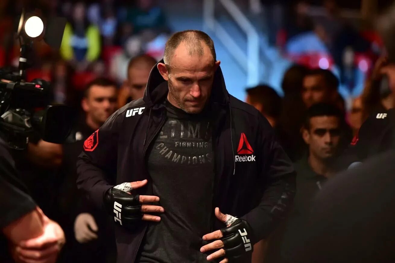 Алексей алексеевич олейник. Олейник ufc. Оля + алексей. Александр олейник боец. Олейник иноагент.