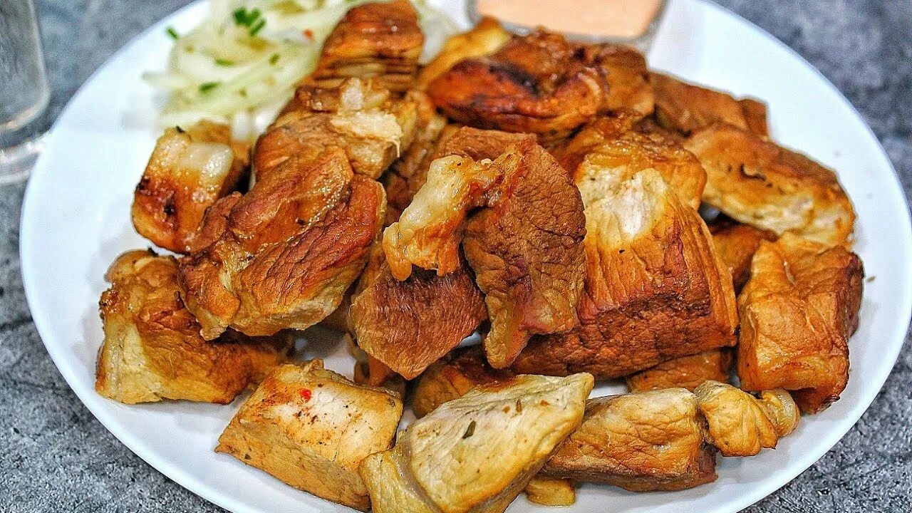 Копченый шашлык. Шашлык из копченого мяса. копченый по домашнему. шашлык копченый куриный.