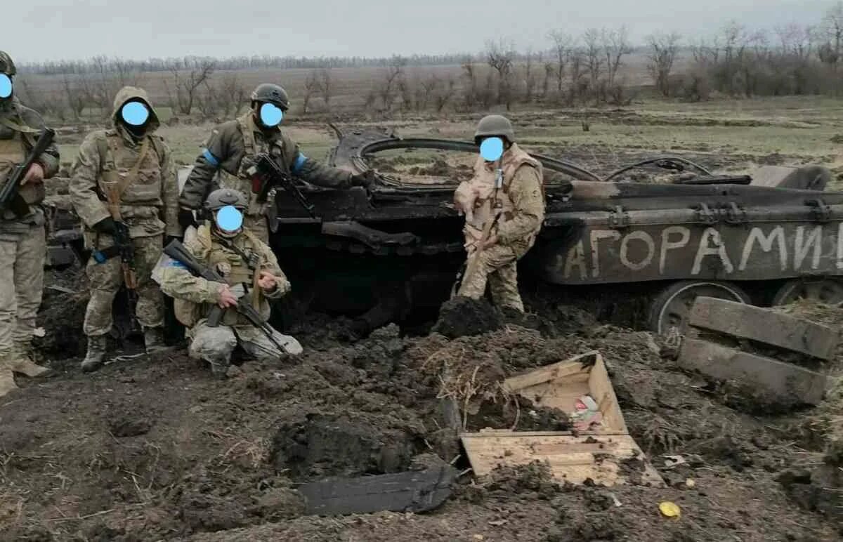 Трупы украинских военных. Украинские войска.