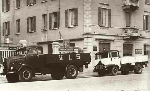 Слева 80