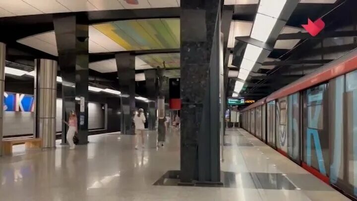 Экраны в вагонах метро москвы. Поезд метро москва 2020. Вагон метро москва 2020. Метро москвы. Баку метропоезд.