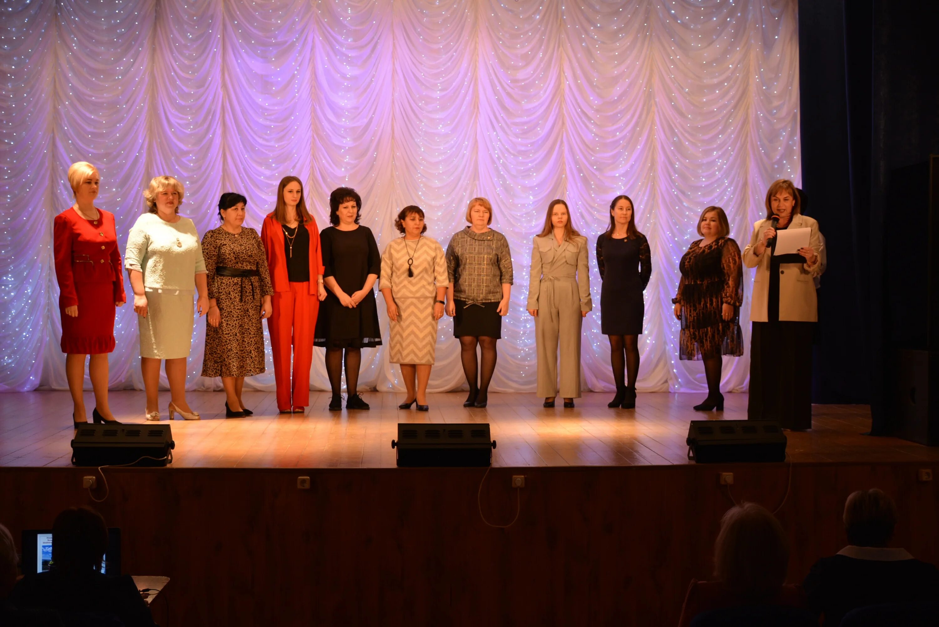 единая форма на конкурс педагогов 2023. учитель года 2023 губернаторский лицей. триместры в школе 2023. маникюр календарь на апрель. учебный график 2022-2023.